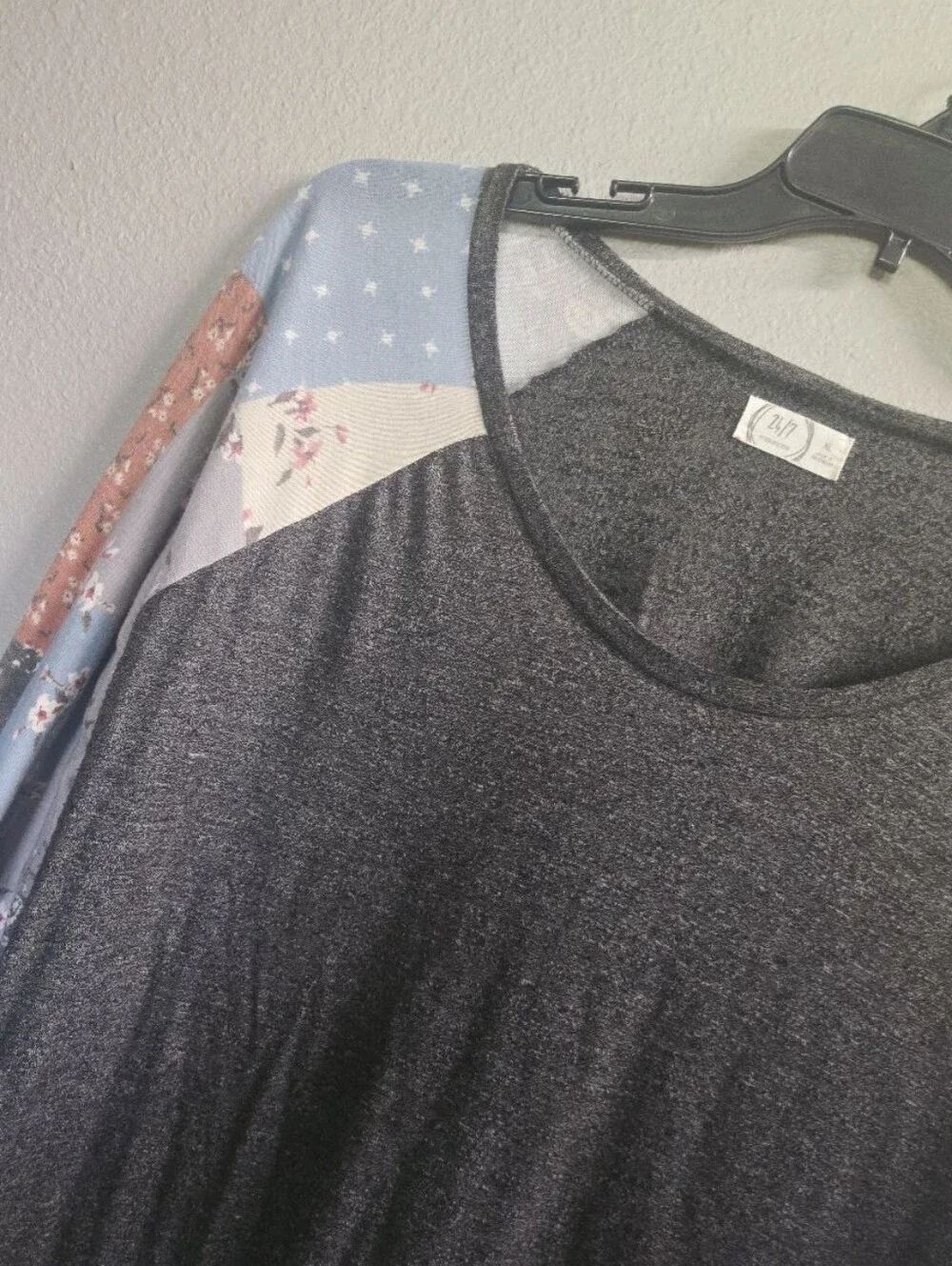 NWOT! 24/7 Maurices Gray Patchwork Sleeve Baseball Tee
